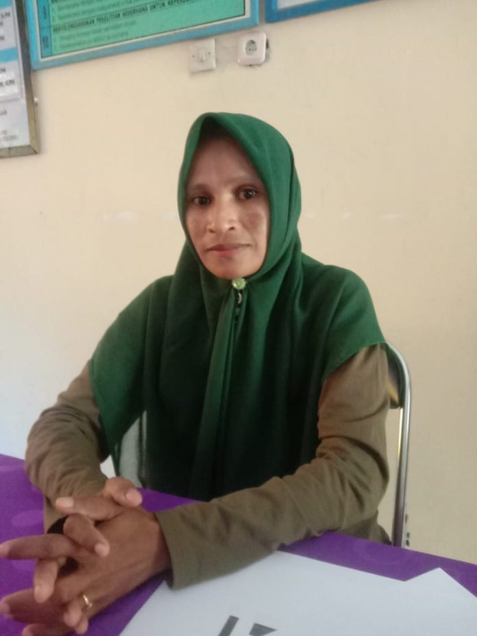 Kepala Sekolah Luar Biasa (SLB) Negeri Labuha Marsumi S.pd, foto: (Muksin/pikiranrakyat.org)