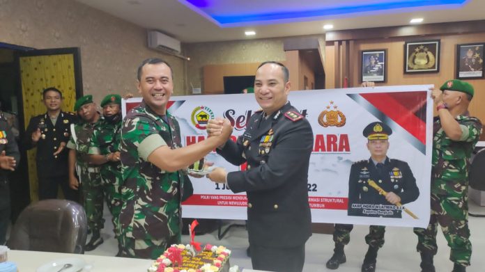 Keterangan foto: Dandim Letkol Inf Endik YH Bersama Kapolres Bengkalis AKBP Indra Wijatmiko (pikiranrakyat.org/Anang)