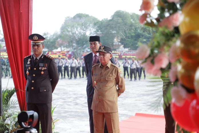 Keterangan foto: Bupati Asahan H. Surya B,Sc secara virtual mendengarkan pidato Presiden RI (dok.istimewa)