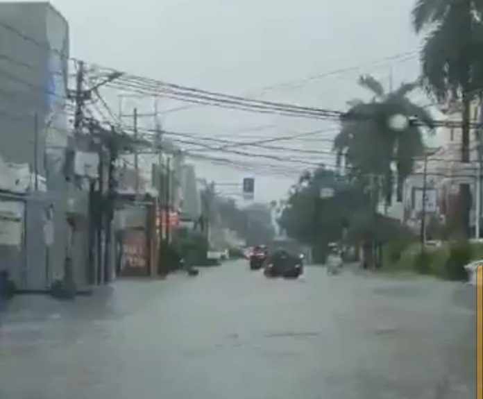 Jalan Pluit Raya