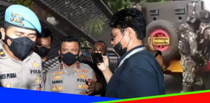 Mantan Kadiv Propam Polri Nonaktif Irjen Pol Ferdy Sambo saat diwawancarai media (dok.istimewa)