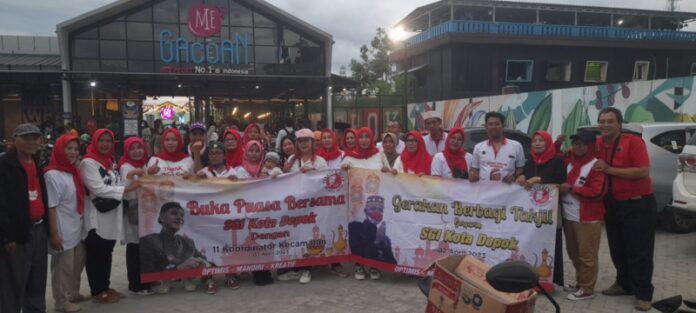 Seknas Ganjar Indonesia Kota Depok Gelar Kegiatan Bagi-Bagi Takjil dan Buka Puasa Bersama untuk Kedua Kalinya