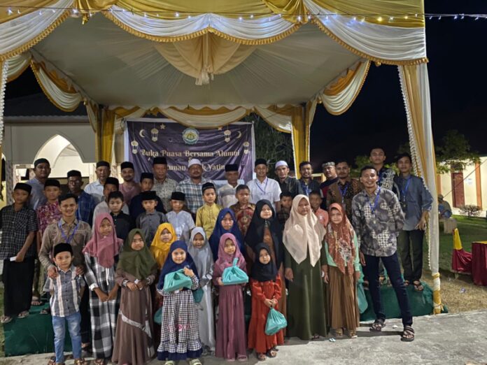 Alumni MAN 4 Aceh Timur Gelar Bukber Akbar dan Santuni Anak Yatim di Simpang Ulim