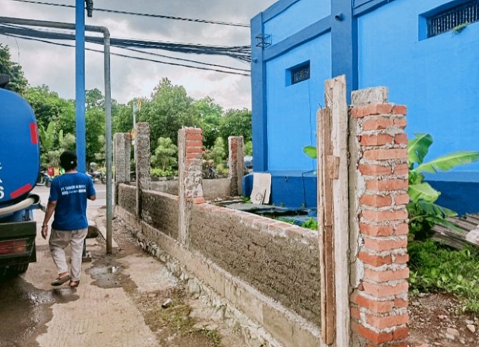 Proyek pembangunan Tirta Kahuripan yang diduga ada penyimpangan terkait pelaksanaan nya. (dok. Pikiranrakyat.org/qih).