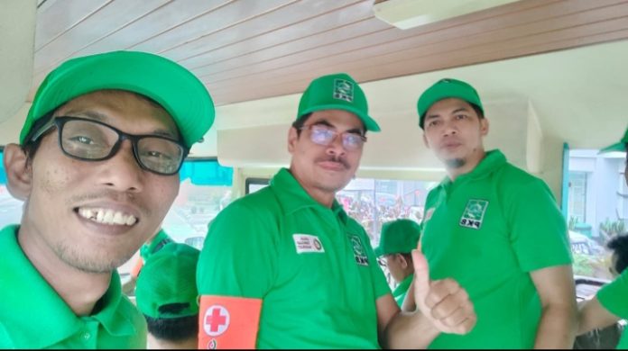 Ketua Fraksi PKB DPRD kota Depok, Siswanto (kiri), bersama anggota Fraksi, H. Ade Ibrahim (tengah), Abdul Khoir (kanan), saat acara launching 200 ambulans di Bandung. (ist)